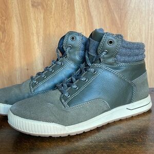 Cat & Jack boys casual winter dress boots, size 1